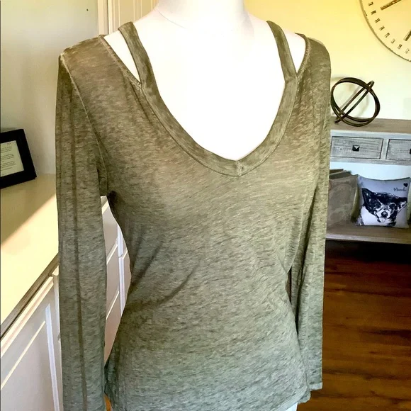 Long Sleeve Tee - Picture 1 of 9